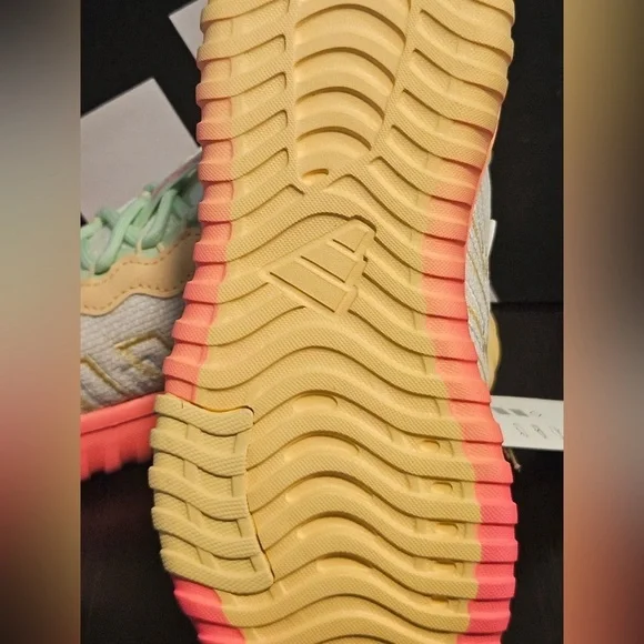 Adidas Kids Kaptir Flow 2.0 Shoes in Cream and Pink size 13K - Picture 10 of 10